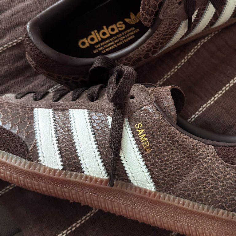 Adidas	Samba OG *Snake* onfeet