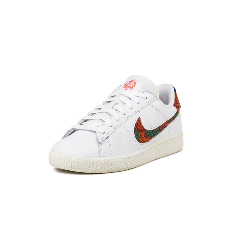 Nike	Tennis Classic PRM - 39 / White / Sail / Safety Orange / White - 2