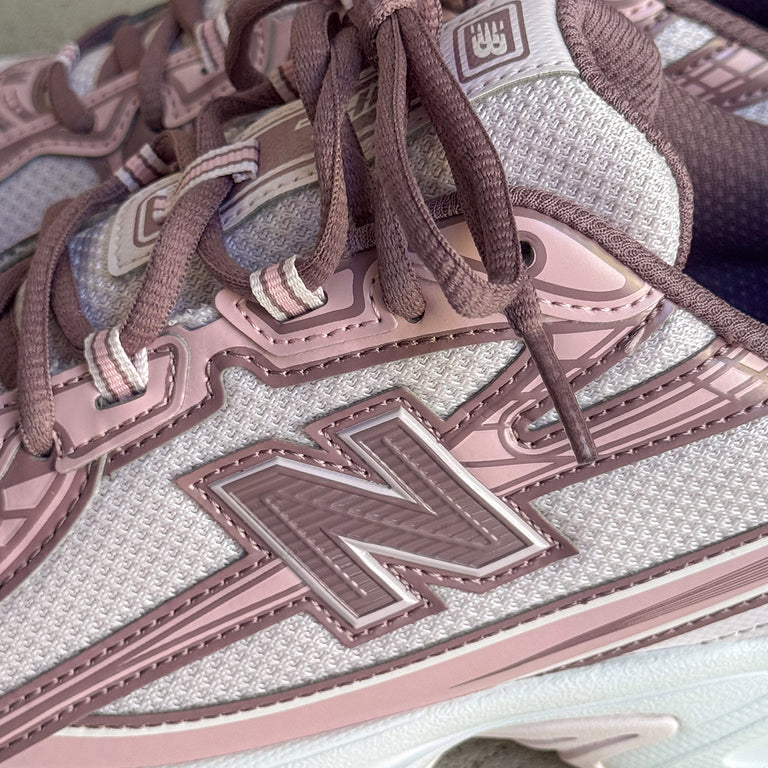 New Balance 740 onfeet