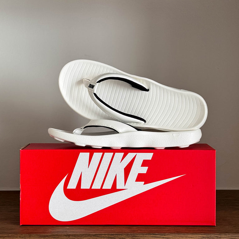 Nike Wmns Marina onfeet