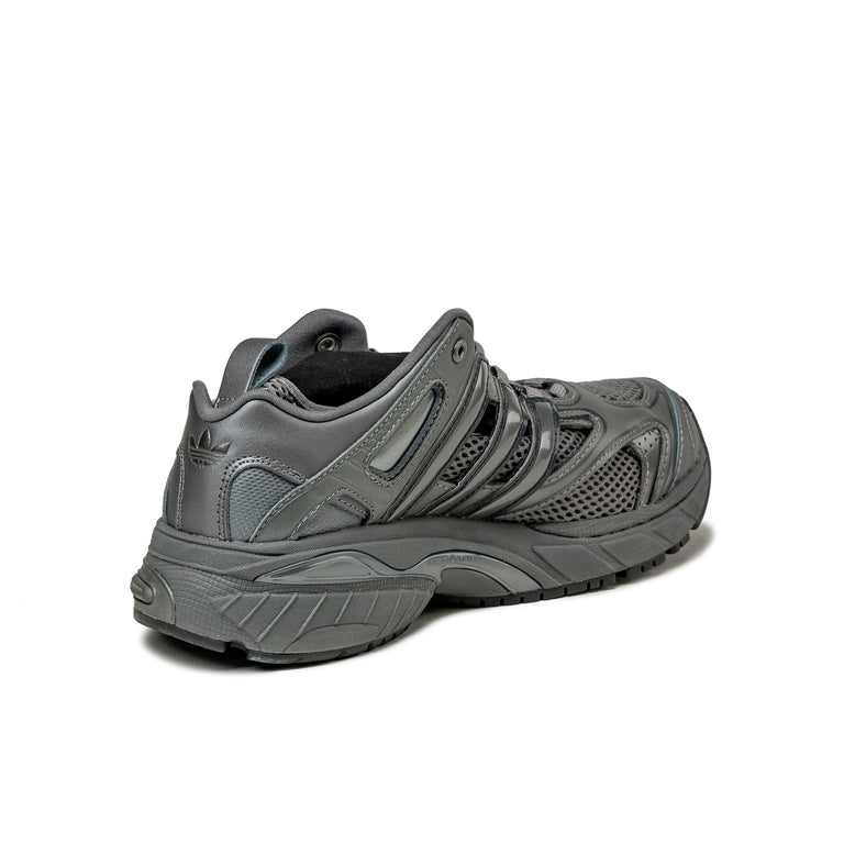 Adidas x Taqwa Bint Ali Adistar Pose