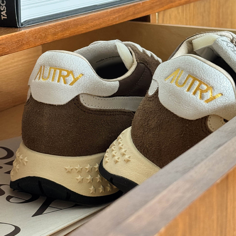 Autry Reelwind Low *Nylon / Cracked Leather* onfeet