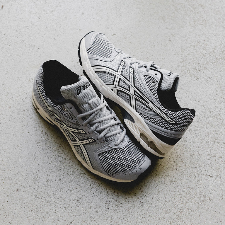 Asics GEL-DS Trainer 14 onfeet