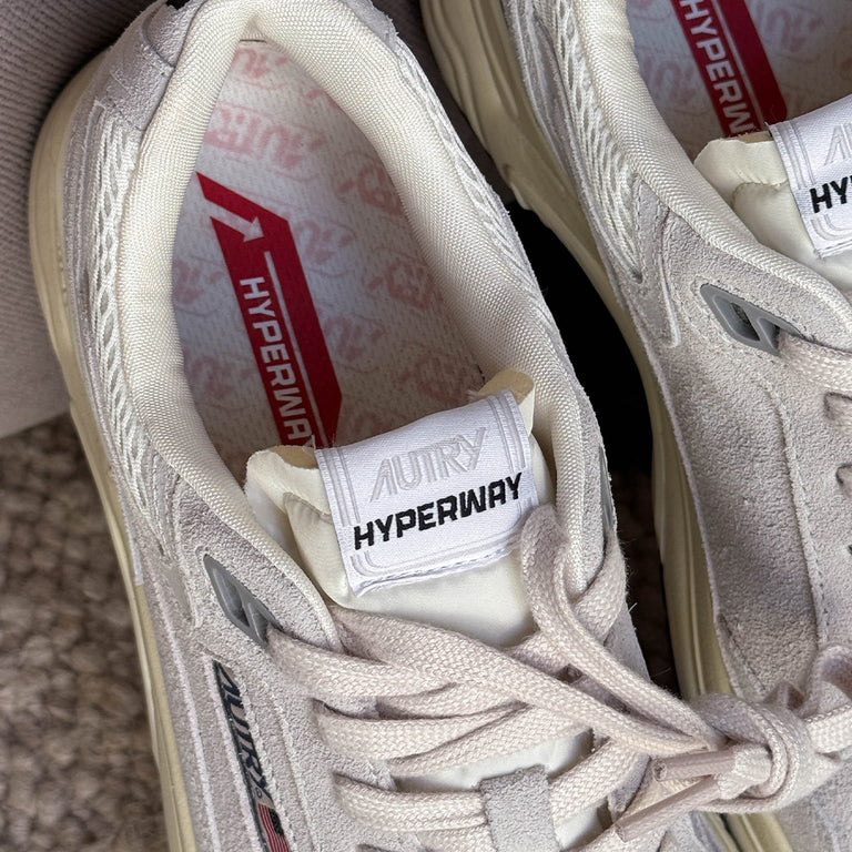 Autry Hyperway  *Suede / Mesh* onfeet