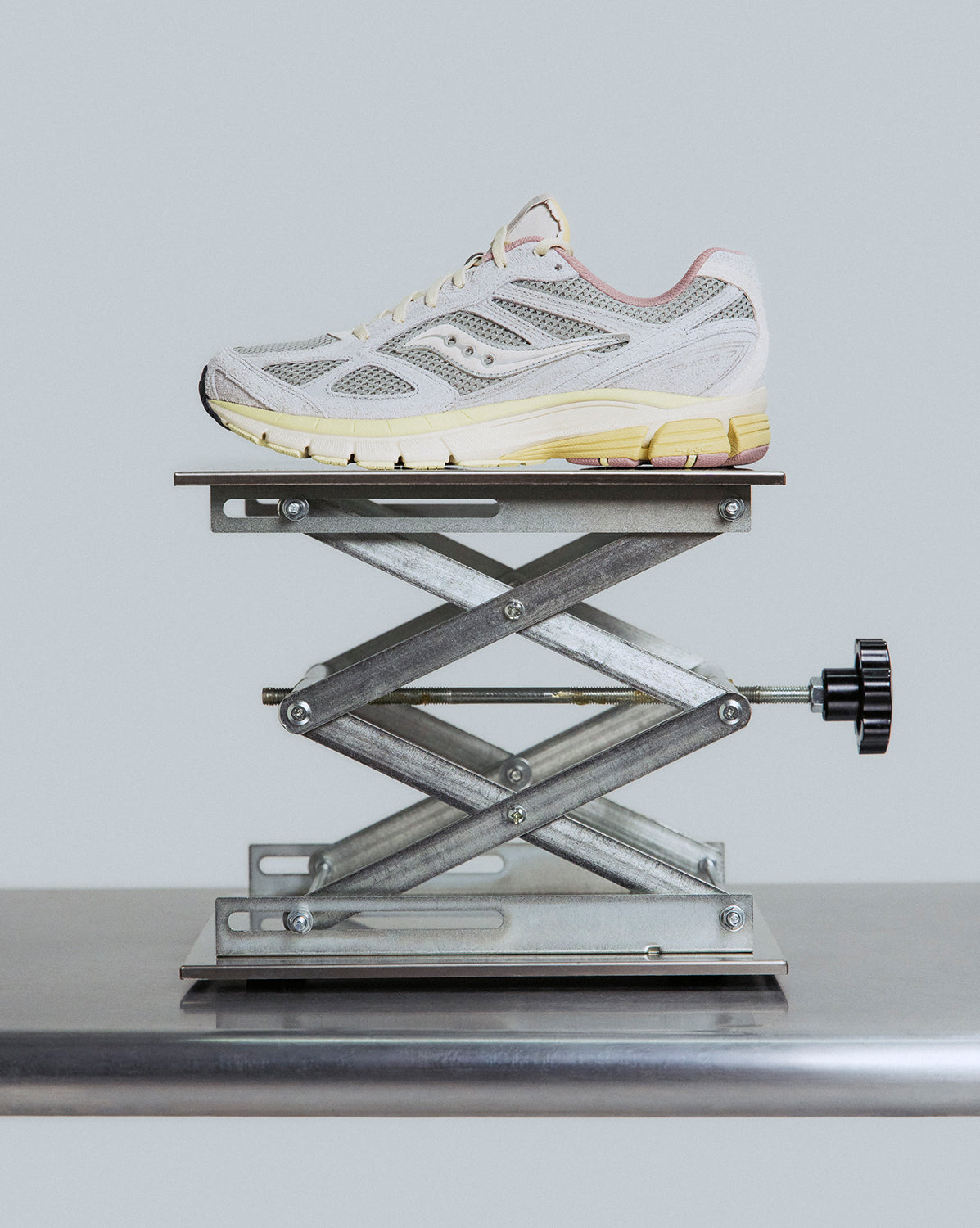 Saucony x 3sixteen Pro Grid Guide 7 Sneaker » Buy online now!