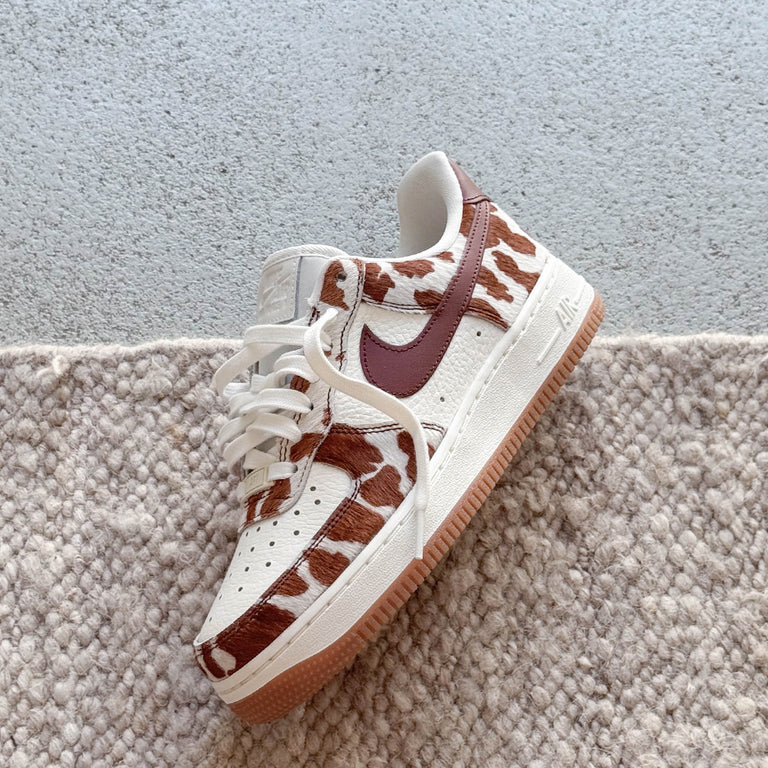 Nike Wmns Air Force 1 '07 *Cow* onfeet