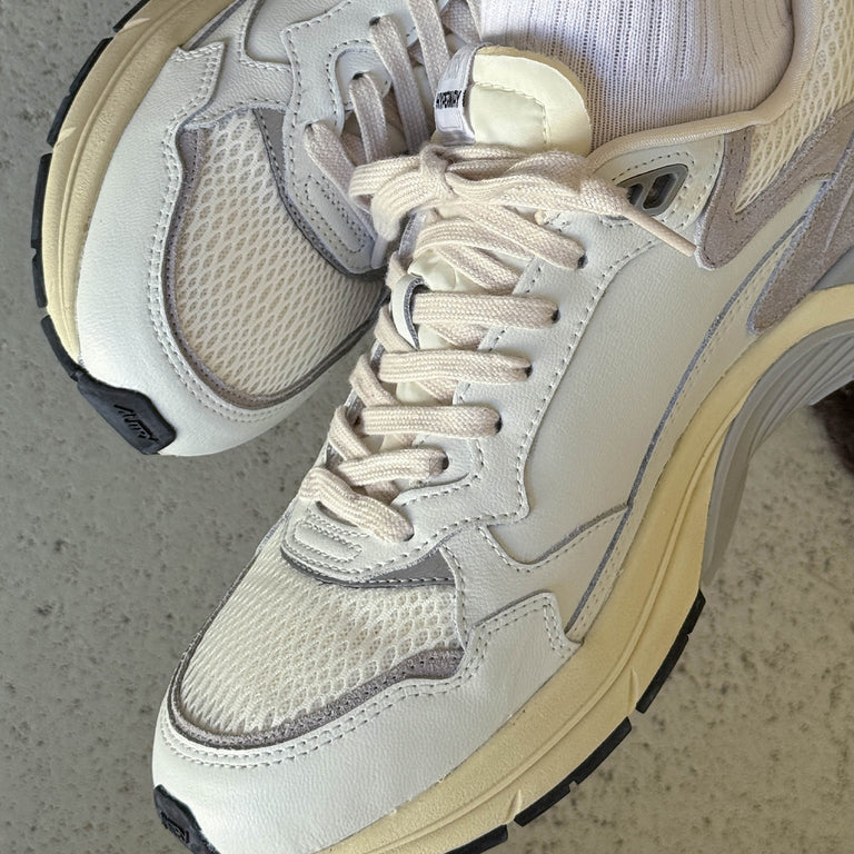 Autry Hyperway *Leather / Suede / Mesh* onfeet