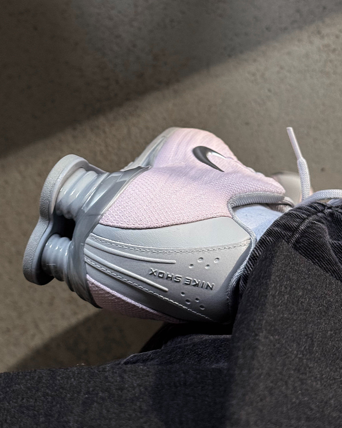 gray and pink nike shox
