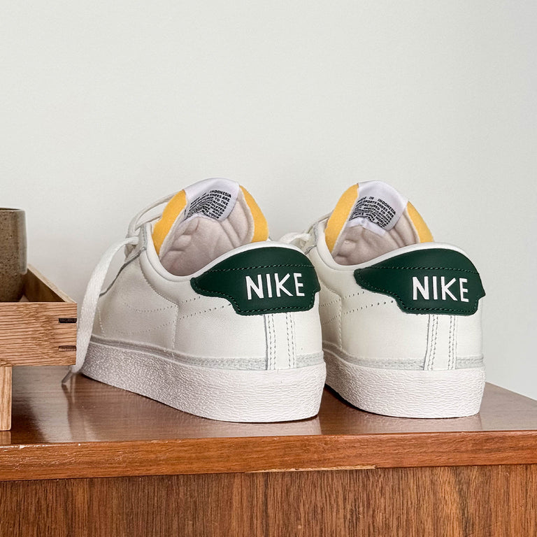 Nike Tennis Classic AC onfeet