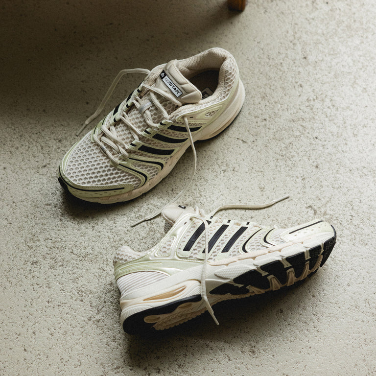 Adidas Adistar Control 5 onfeet