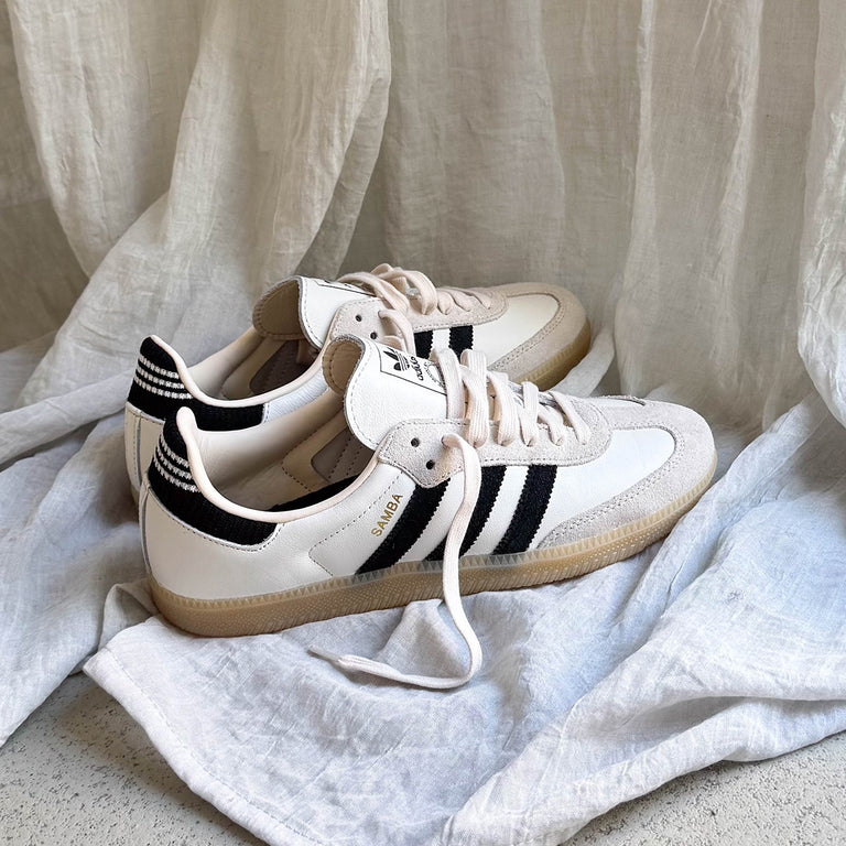 adidas gazelle silver green womens Adidas Samba Black White 2000's Indoor – Classic Soccer Cleats
