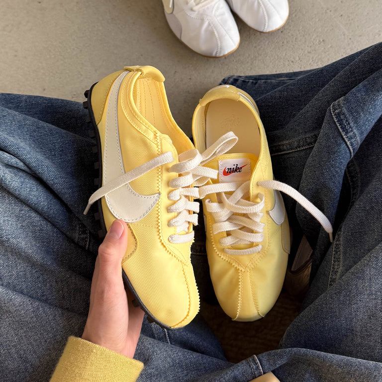 Nike Wmns Moon Shoe OG onfeet