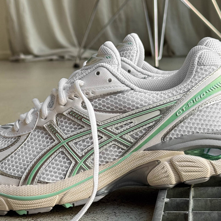 Asics GT-2160 onfeet