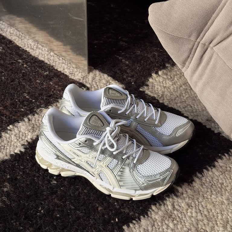 Asics GEL-Kayano 12.1 onfeet