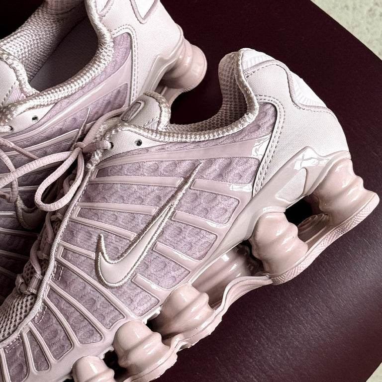 Nike Wmns Shox TL onfeet
