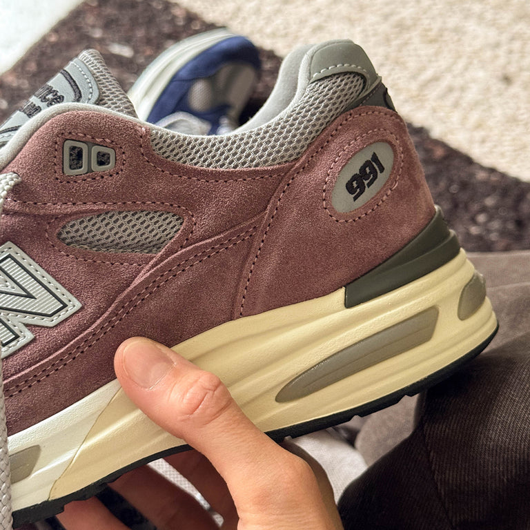 New Balance 991 v2 *Made in England* onfeet