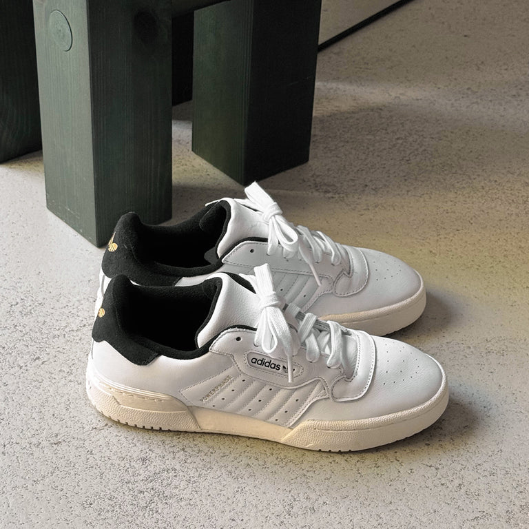 Adidas Powerphase onfeet