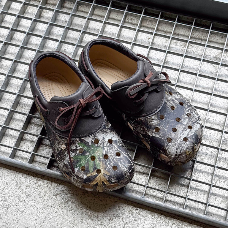Crocs Realtree APX Classic Islander onfeet