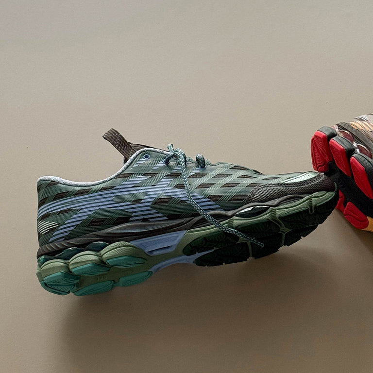 Asics US8-S GEL-SJ33 onfeet