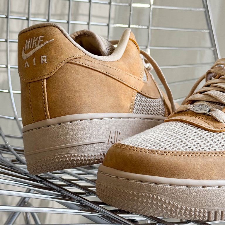 Nike Air Force 1 '07 LV8 onfeet