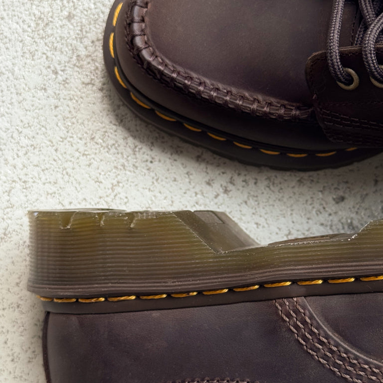 Dr. Martens Lowell onfeet