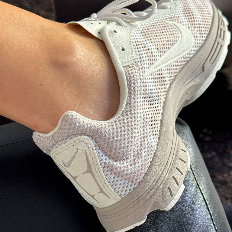 Nike Wmns Zoom Streak 3 onfeet