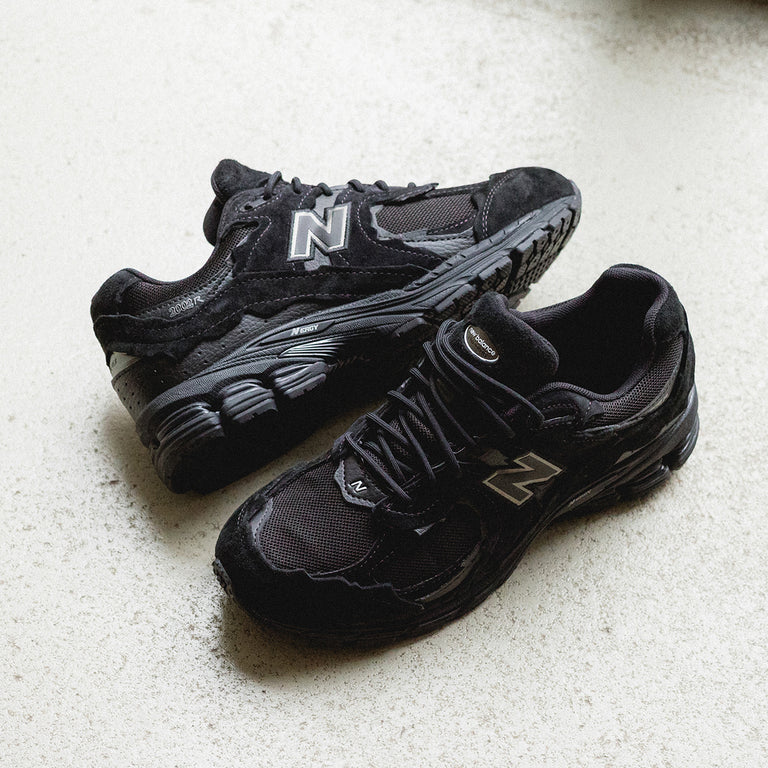 New Balance U2002DXB onfeet