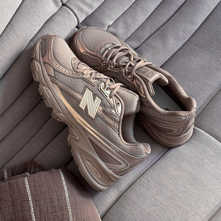 New Balance 740