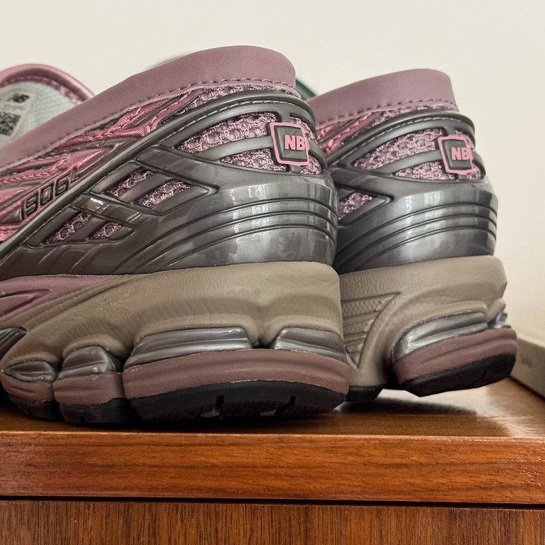 New Balance U1906LAU onfeet