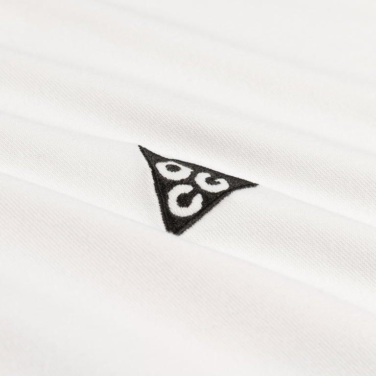 Nike	ACG Dri-Fit Max90 T-Shirt - XXL / Summit White - 4
