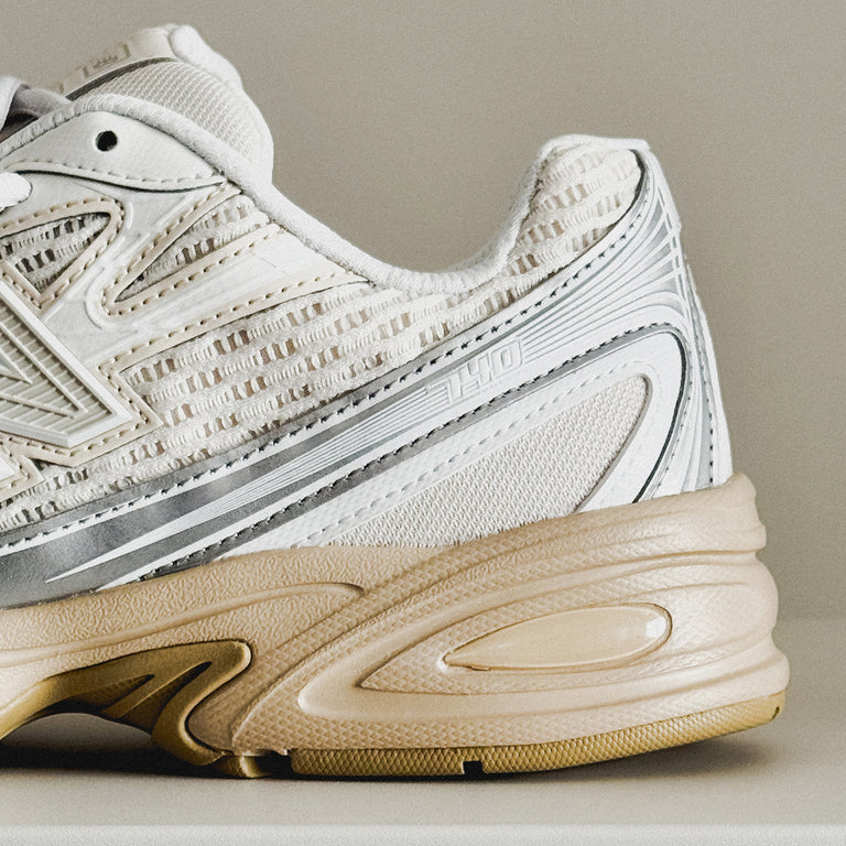 New Balance 740 onfeet