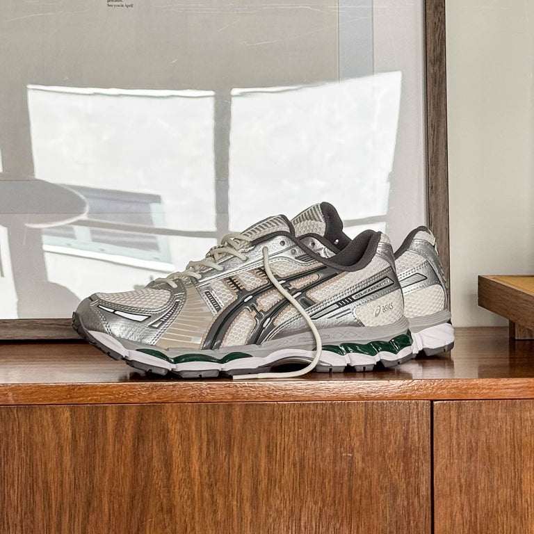 Asics GEL-Kayano 12.1 onfeet