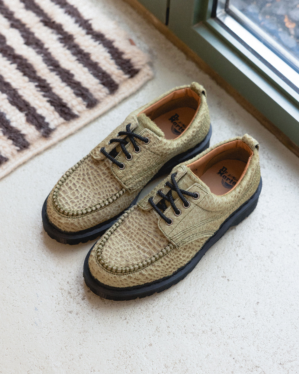 Dr. Martens Lowell Sneaker » Buy online now! Dr. Martens Lowell Sneaker » Buy online now!