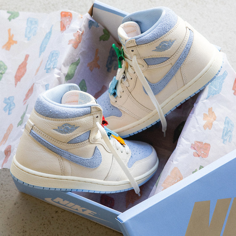 Nike Wmns Air Jordan 1 Retro High OG *Psychic Blue* onfeet