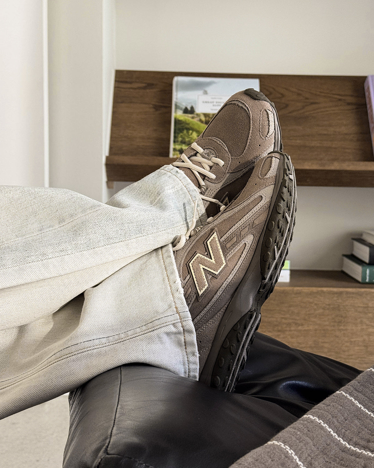 靴 New Balance - 204L / Mushroom Arid Stone New Balance 204L Mushroom Arid Stone – First Look at the New Model