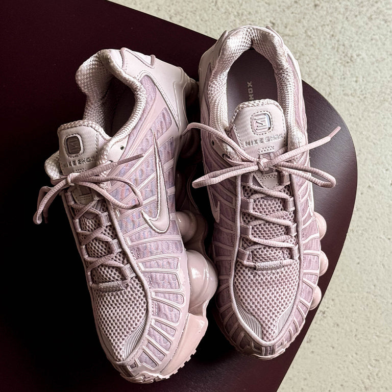 Nike Wmns Shox TL onfeet