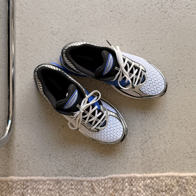 Saucony Pro Grid Paramount onfeet