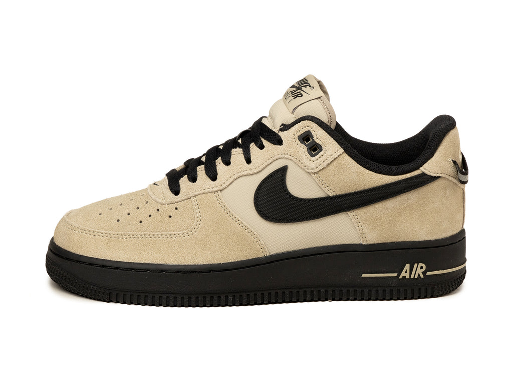 国内配送 NIKE AIR FORCE 1 '07 LV8 LIGHT KHAKI/BLACK Air Force 1 '07 LV8 - Light Khaki/Black – Feature