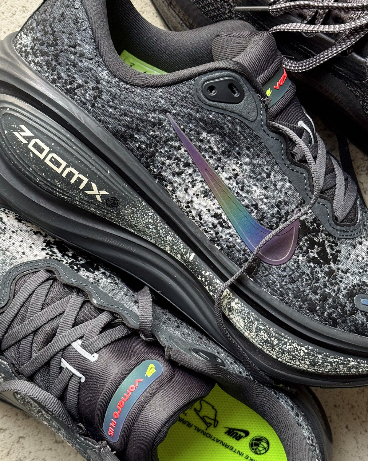 靴 Nike Vomero Premium Black Volt 26.5 Nike Premium Vomero | TikTok Nike Vomero Premium Black Volt 26.5