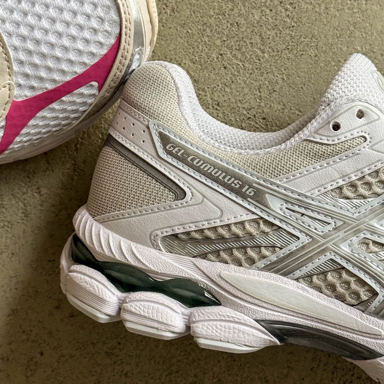 Asics GEL-Cumulus 16 onfeet