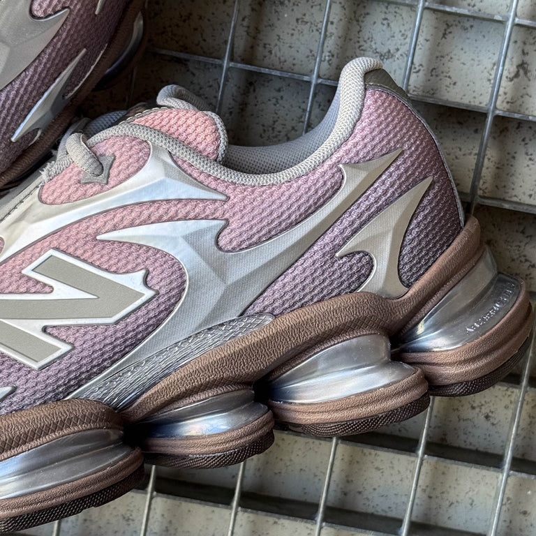 New Balance ABZORB 2000 W onfeet