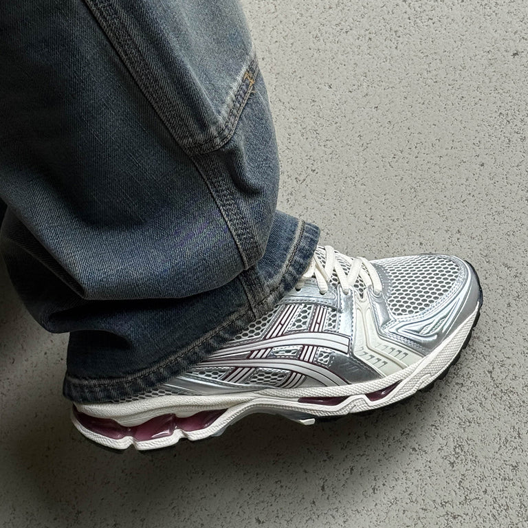 Asics GEL-KAYANO 14 onfeet