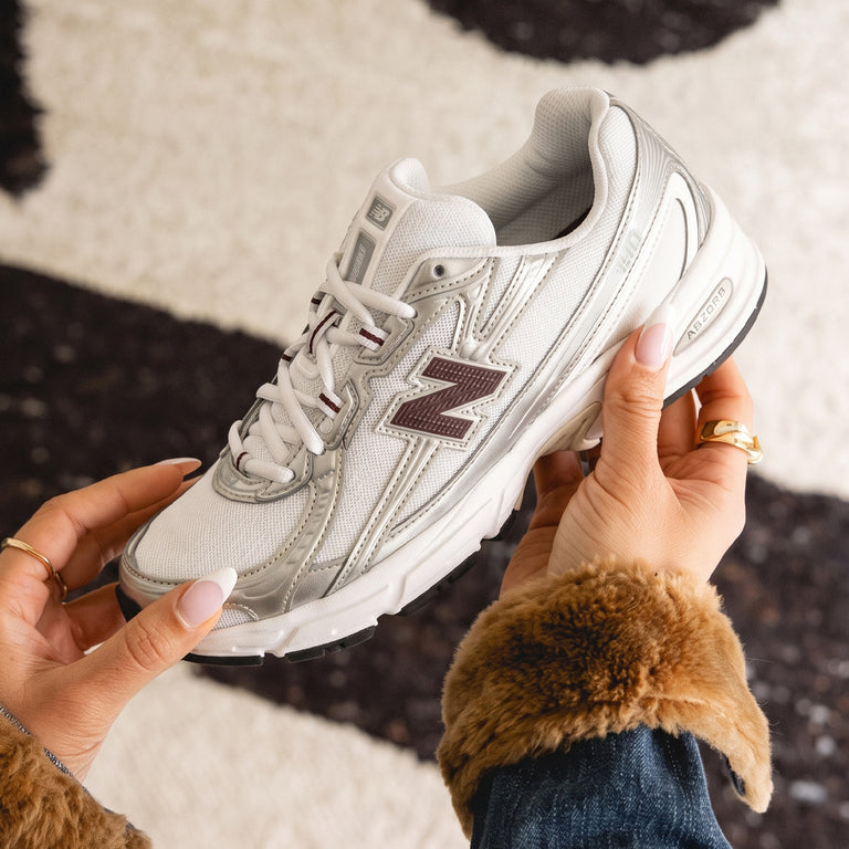 New Balance 740 onfeet