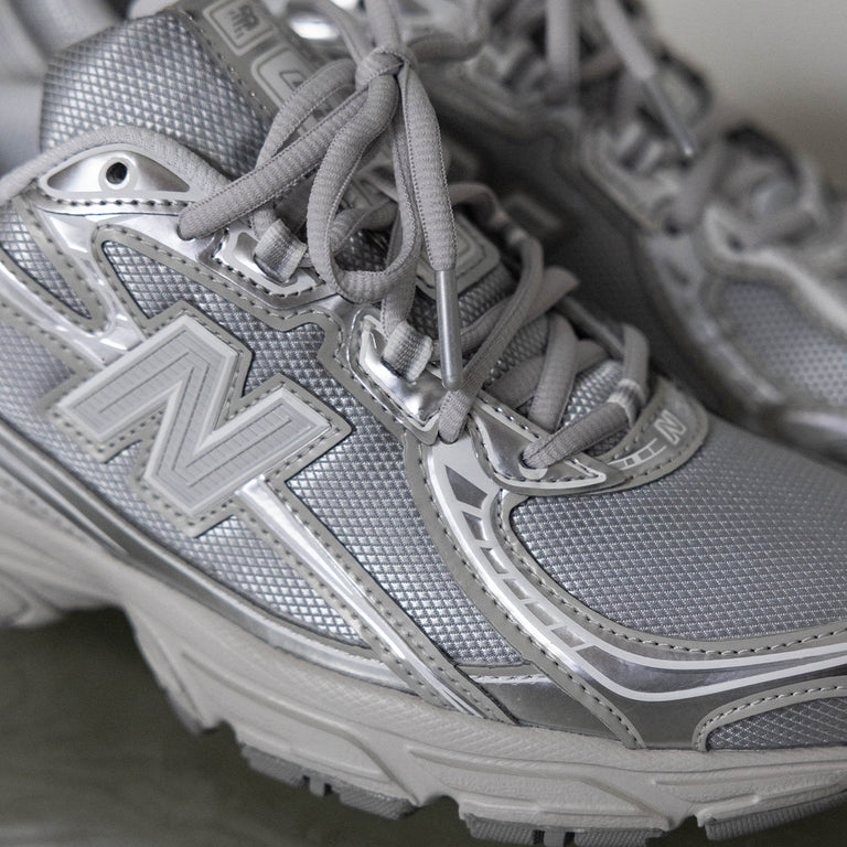 New Balance 740 onfeet