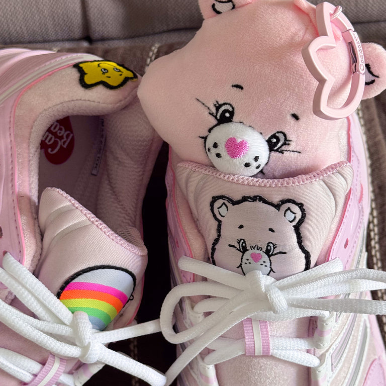 Adidas	x Care Bears Adistar Control 5 W onfeet