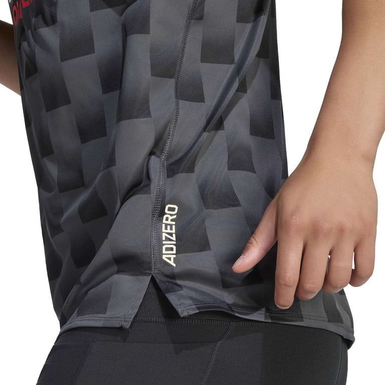 Adidas	Adizero NYC Running Singlet - L / Carbon / Black - 2