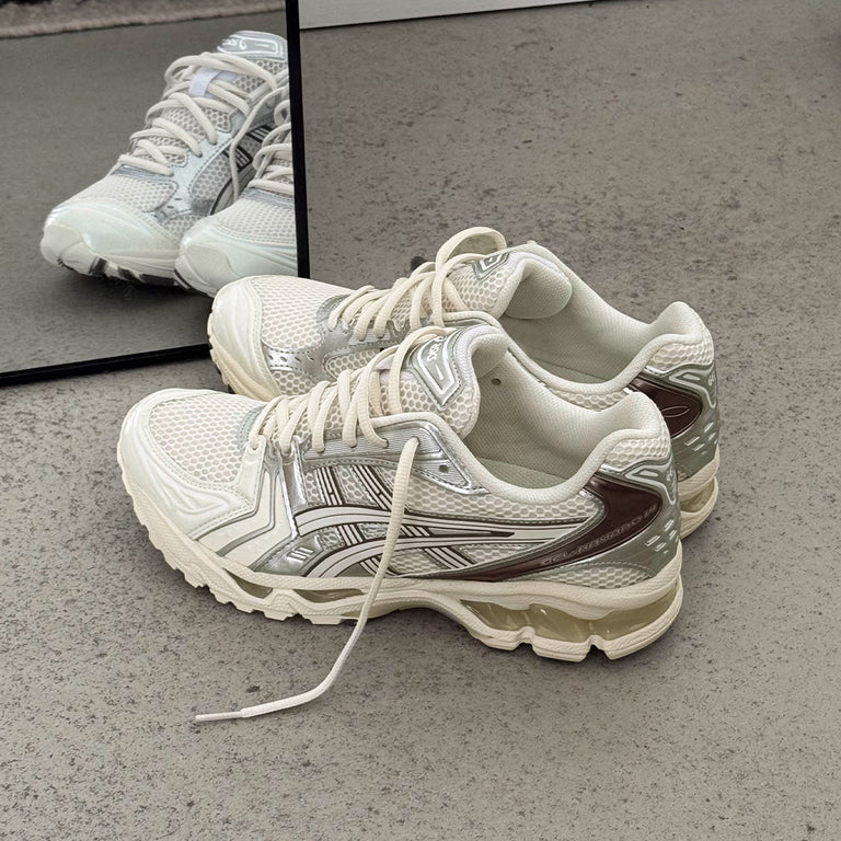 Asics GEL-Kayano 14 onfeet