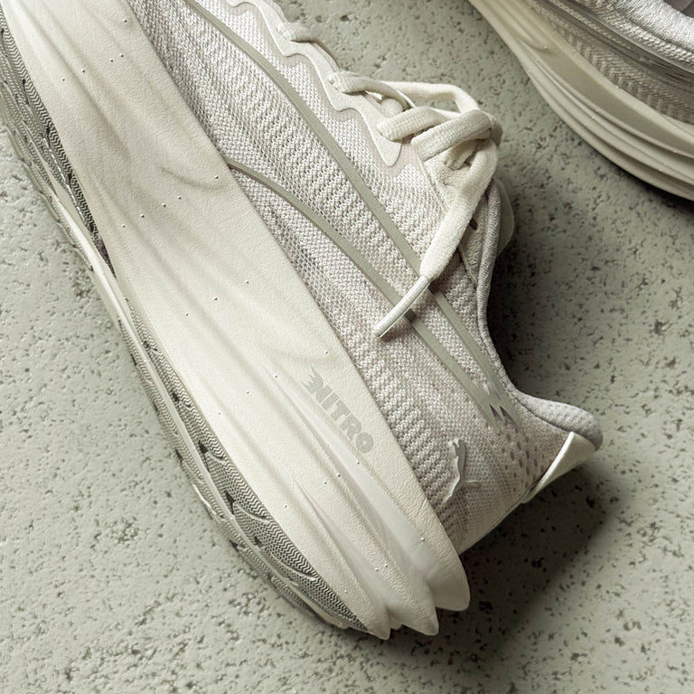 Puma Deviate Nitro W onfeet