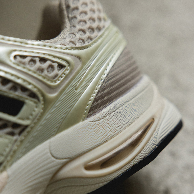 Adidas Adistar Control 5 onfeet