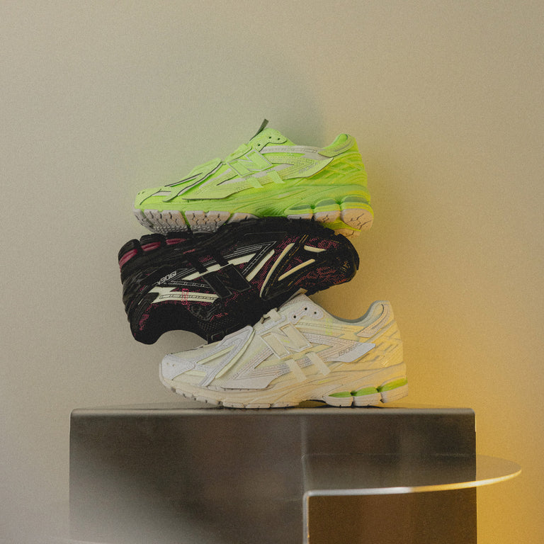 New Balance U1906AD *Glow in the Dark* onfeet